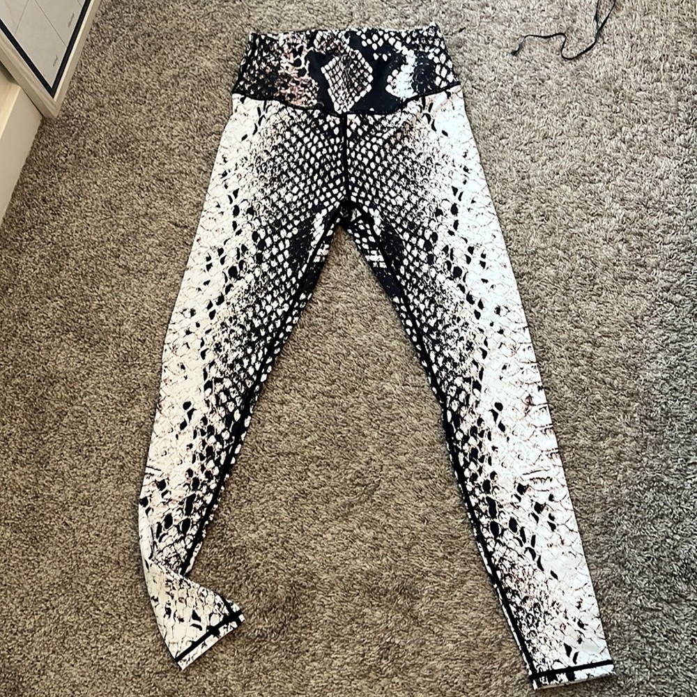 Workout leggings never worn